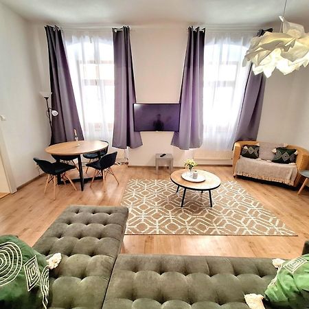 Apartment Emma - Old Town Братислава Экстерьер фото