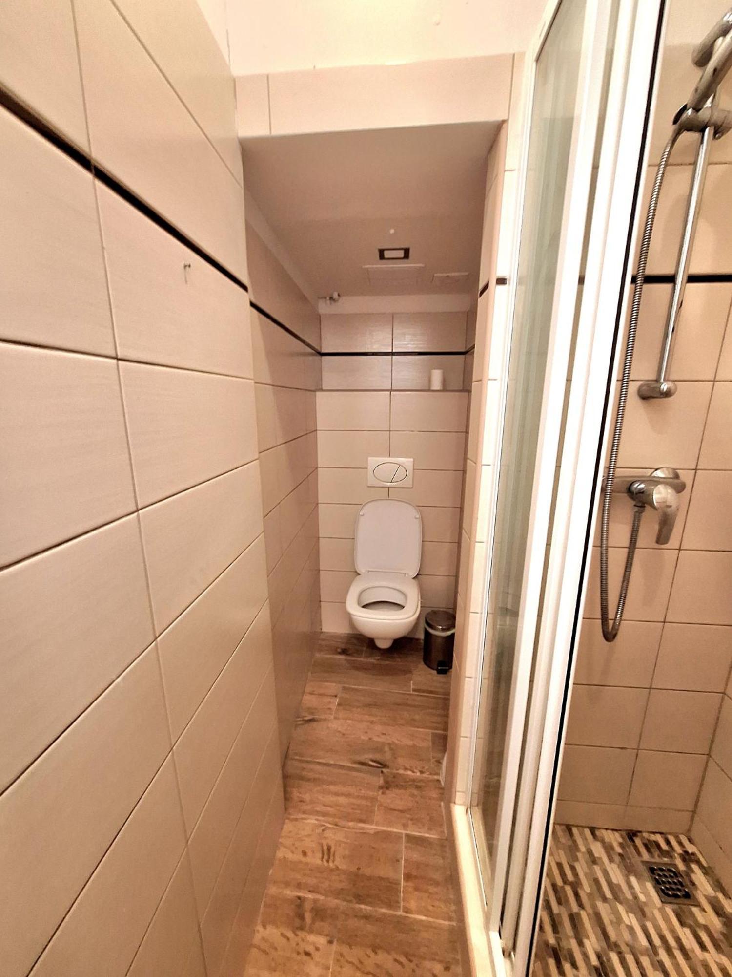 Apartment Emma - Old Town Братислава Экстерьер фото