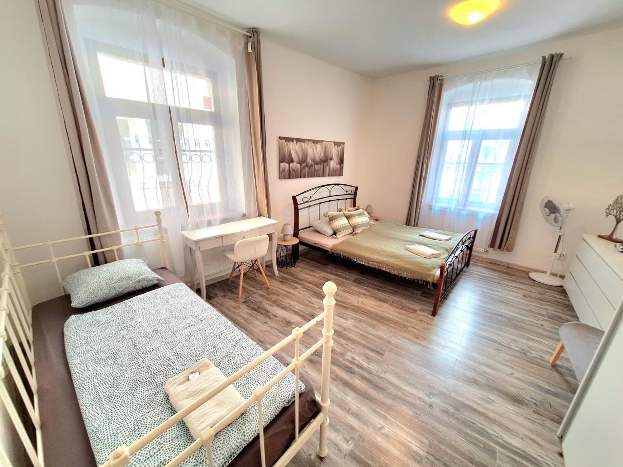 Apartment Emma - Old Town Братислава Экстерьер фото