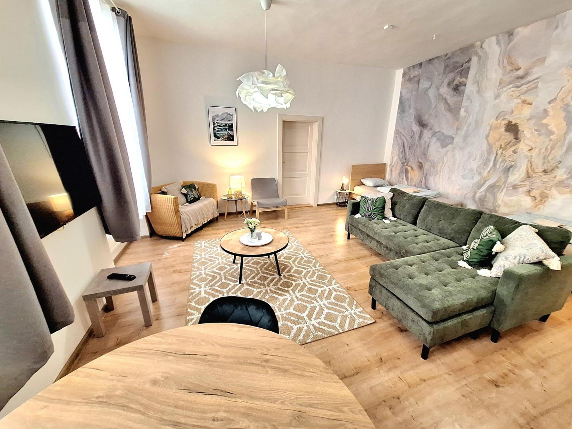 Apartment Emma - Old Town Братислава Экстерьер фото